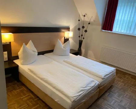 Altes Pfarrhaus Hotels in Ernst