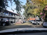 Chalet Castillo - parkir
