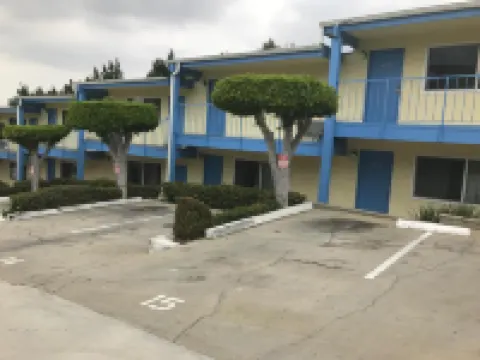 King Lodge Motel Hotels near Monterey Park City Hall