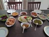 White House - Orange Hill Avenue Hotels in Eldeniya