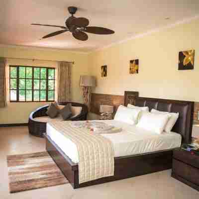 Oasis Hotel Restaurant & Spa Rooms