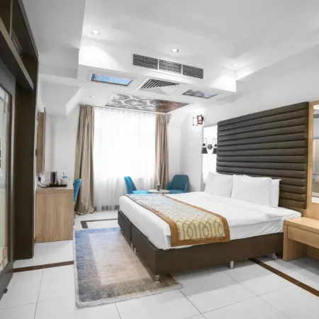 Noor Land Hotel