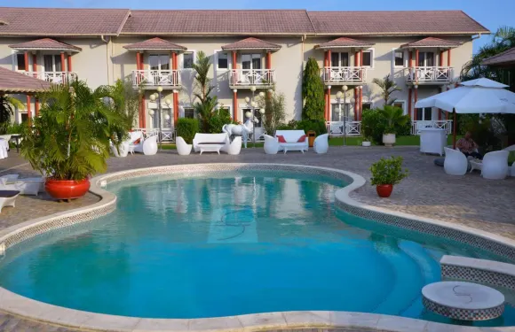 諾瑪德公寓套房酒店