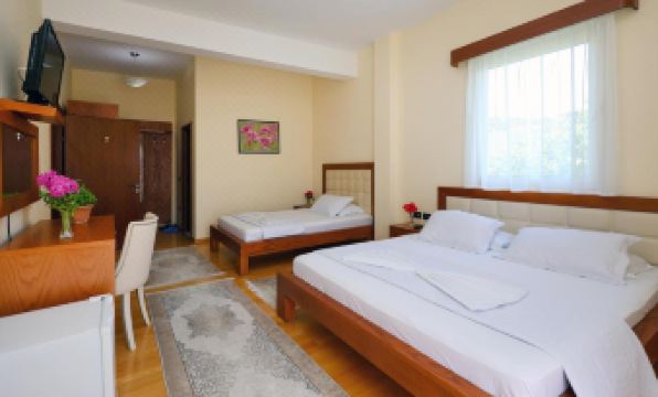 Hotel Kanione - Housity