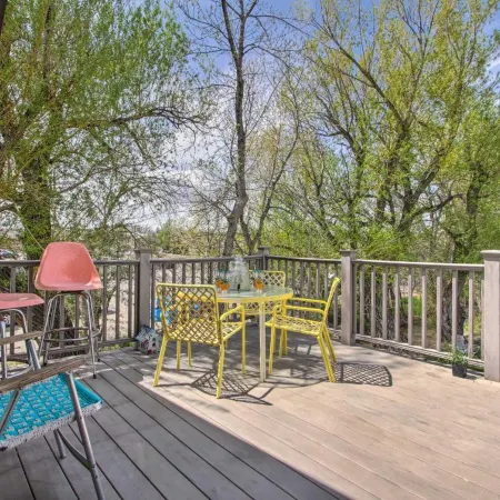 Chic Retro Retreat in Choteau: Walk to Dtwn!