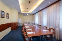 雷馬塔山區飯店 Raztocno住宿飯店