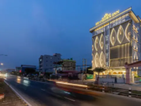 De Crown Inn Hotels in Tilottama