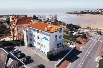 Hotel Belle Vue Royan Các khách sạn gần Notre-Dame de Royan