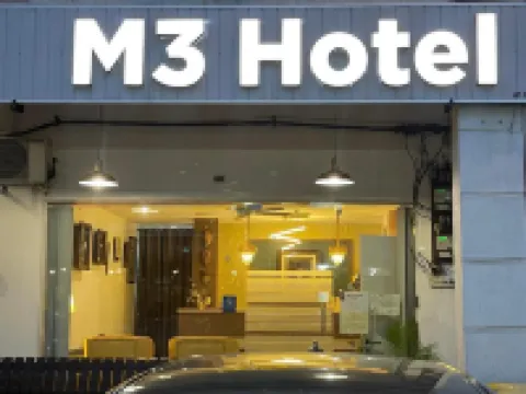 M Three Hotel 曼絨市住宿飯店