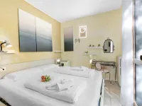 Budget Village Apartments - Porto Letizia Hotels in Porlezza