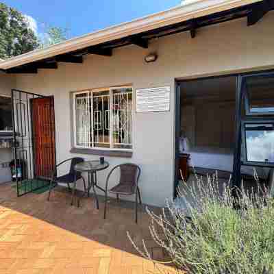 8 Ibis Lane Guest House Hotel Exterior