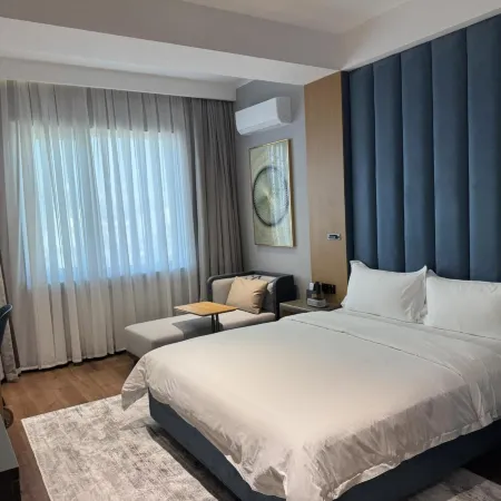 Paziro Hotel
