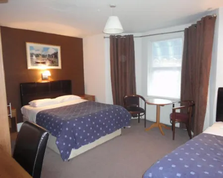 Warwick Lodge Hotels in Surbiton