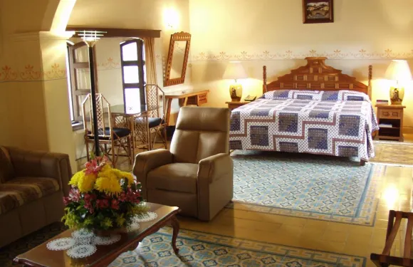 波薩達科特佩酒店