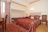 Hotel la Tour Các khách sạn ở Lorris