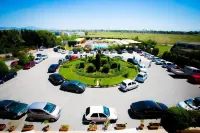 Perinthos Hotel - ที่มีที่จอดรถ