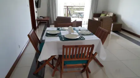 Bambous River Lodge Отели в г. Маэ