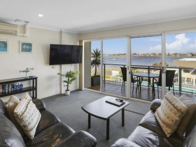 Crown Apartments