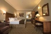 Fresno Galerias Hotels near Museum of the Revolution