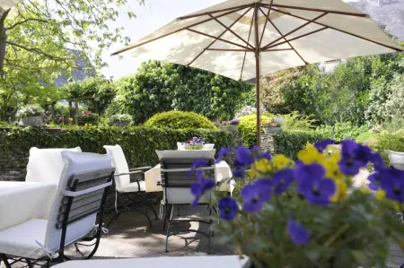 Weinromantikhotel Richtershof Отели в г. Озан-Монцель