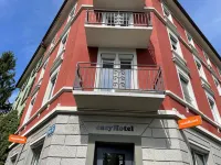 EasyHotel Zürich West Hotel a 