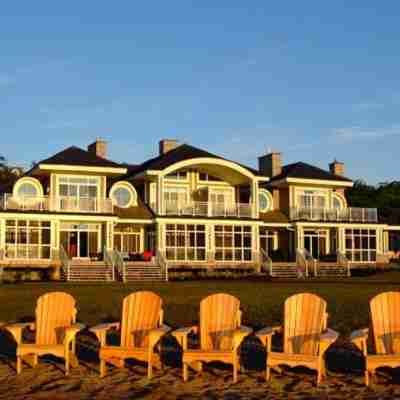 Touchstone Resort Hotel Exterior
