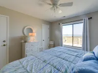 Atlantic Beach Home by Fort Macon State Park Hotele w: Atlantic Beach