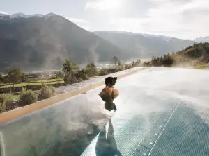 Aster Boutique Hotel & Chalets