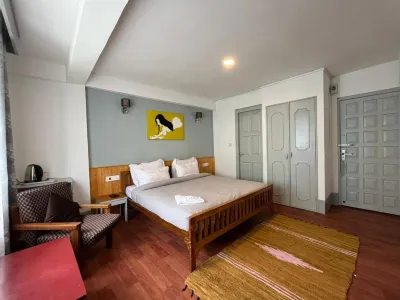 Mellow Fellow Hostel Hotel a 