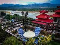 Burj Al Swat - Pools