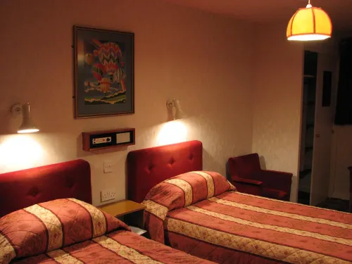 Lancaster Hotel - 2-Star
