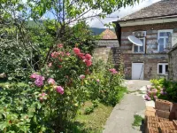 Old House - parcheggio