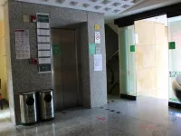 Hotel Lua Hotels near Blue Stadium