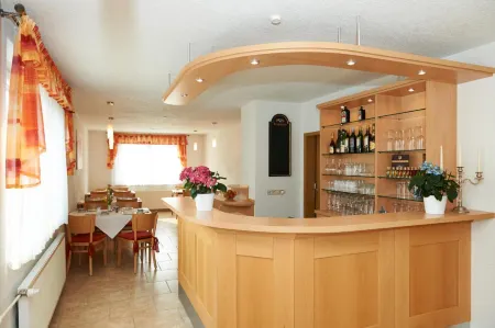 Alpha Apparthotel Leipzig-Rötha Отели в г. Нойкирич