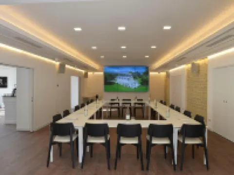 シャトー ラ シュヌヴィエール コムのホテル