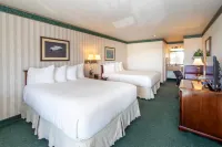 Emerald Dolphin Inn & Mini Golf