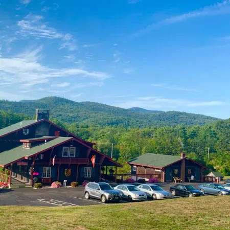 Swiss Chalets Village Inn
