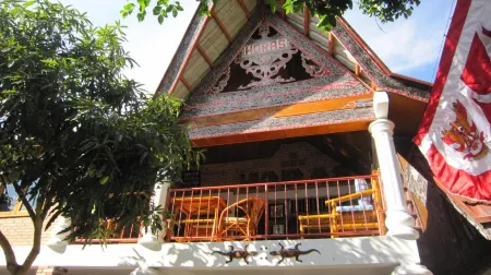 Horas Family Home Отели в г. Samosir Regency