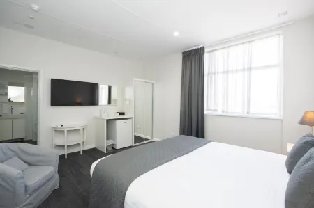 The Parade Hotel Отели в г. Pelican Point