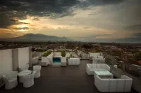 Ascent Hotel & Cafe Malang