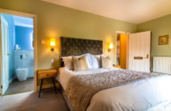 皇冠&潘趣酒杯住宿