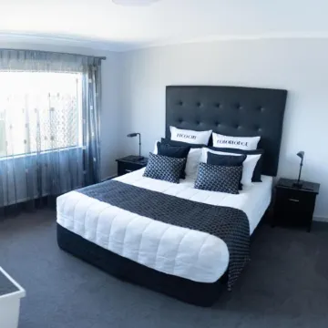 Deco City Motor Lodge
