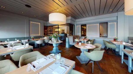 Fuchsbau Romantik Hotel & Spa Restaurant & Fox Bar Отели в г. Тиммендорфер-Штранд