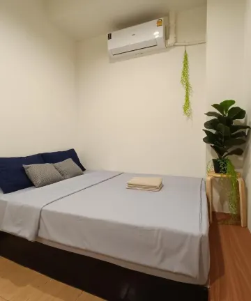 ห้องเตียงใหญ่ พร้อมห้องน้ำส่วนตัว