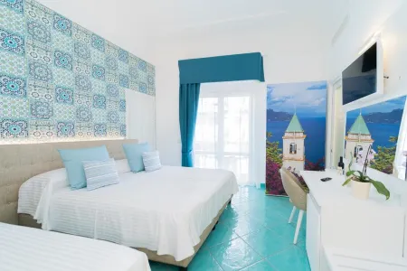 Hotel Miramare Отели в г. Майори