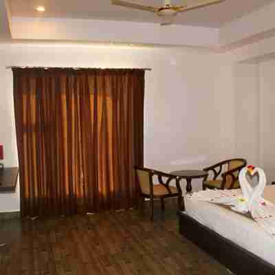 Hotel Peacock Pride Rooms