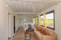 Shalini Garden Hotel & Apartments