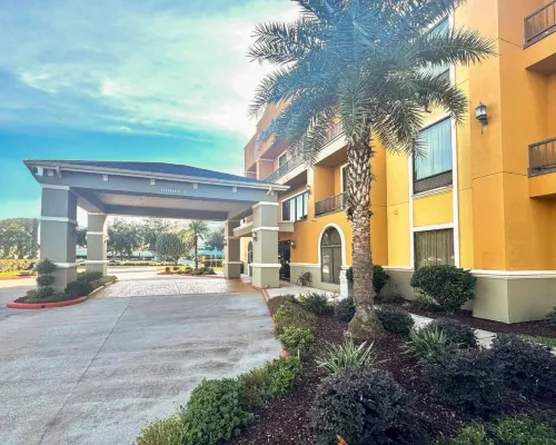 Comfort Suites Westchase Houston Energy Corridor Các khách sạn gần Trung tâm mua sắm Plazamericas Mall