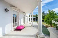 White House Hotels in Parabiago