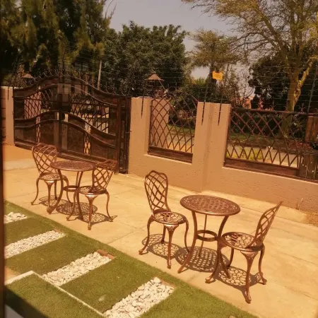 Lady D Exclusive Abode